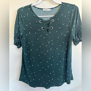 8/$20 Ricki's Green, Blsck and White Short Sleeve Blouse Medium